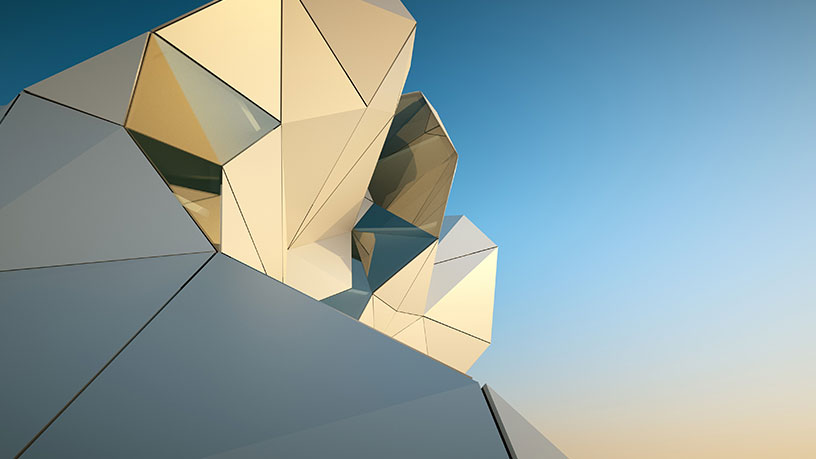 Moderne geometrische Architektur mit spiegelnden Flächen bei Sonnenuntergang.