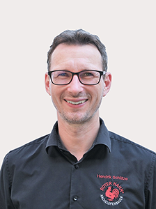 Ing. Karl Heinz Pfestorf in schwarzem Hemd