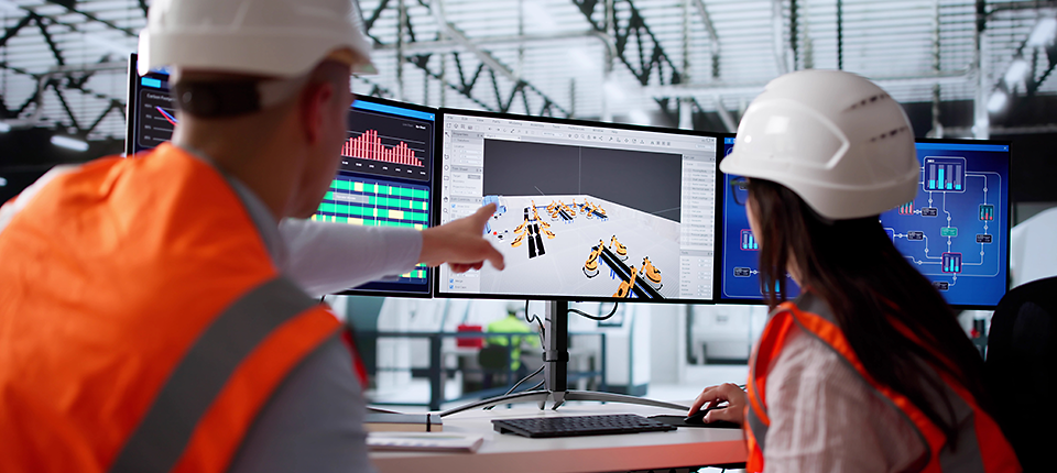 Ingenieur*innen planen das Layout der Maschinen.