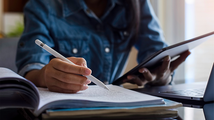 Teaserbild_DIN-Handbooks_816x459